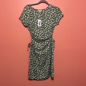 Jessica Simpson Green & White Flower Dress